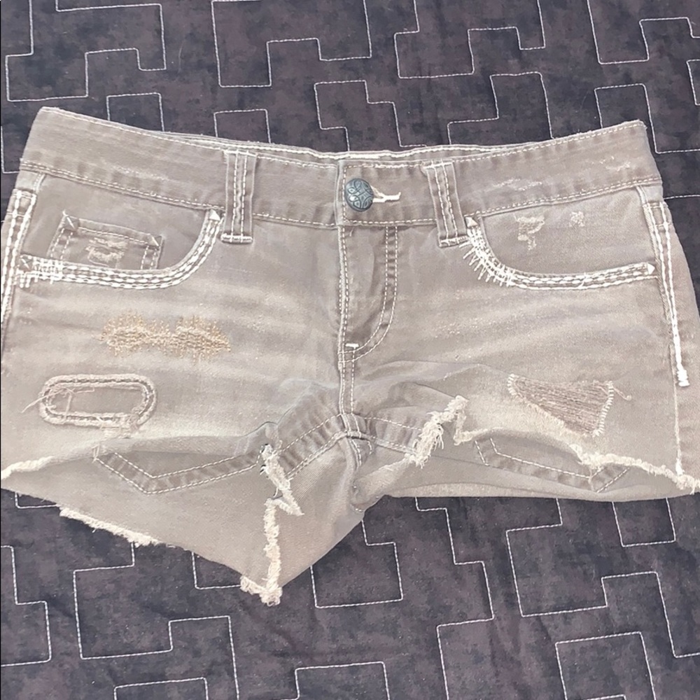 Day trip Capricorn Jean short.